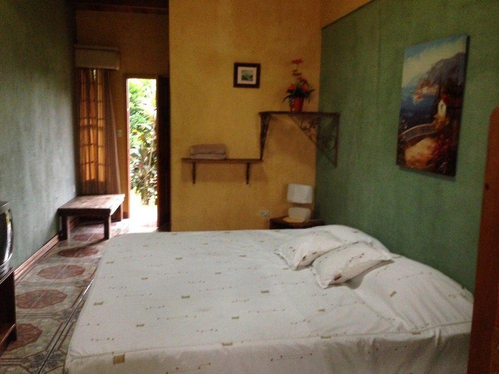 Aparthotel Villa Pacande & Rooms Pilas Exterior photo